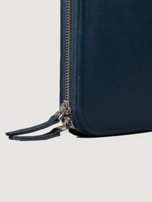 08-_The_Eclectic_Navy_Leather_Folio_Organiser_close_up-3-1666636620463.jpg