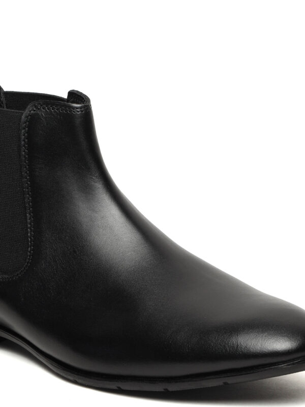 Men's Black Solid Leather Mid-Top Chelsea Boots