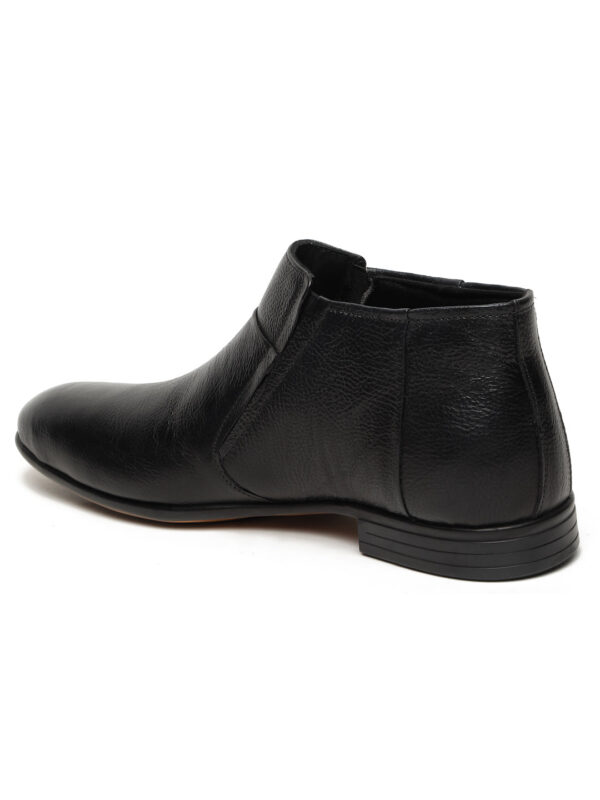 Men's Black Solid Leather Slip-on Boots