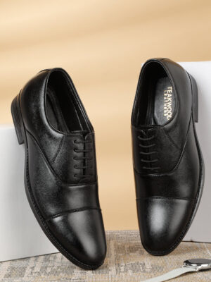 Men's Black Solid Leather Lace-Up Formal Shoes